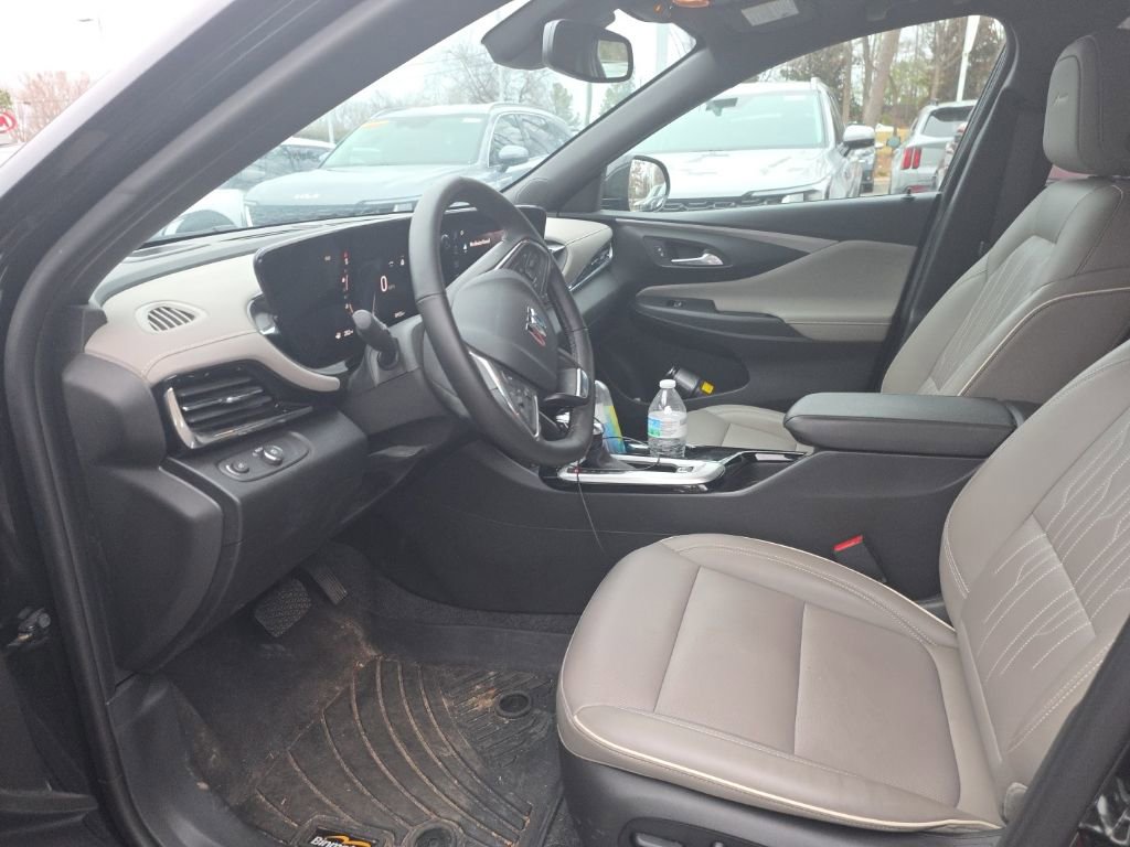 Used 2025 Buick Envista Avenir image 11