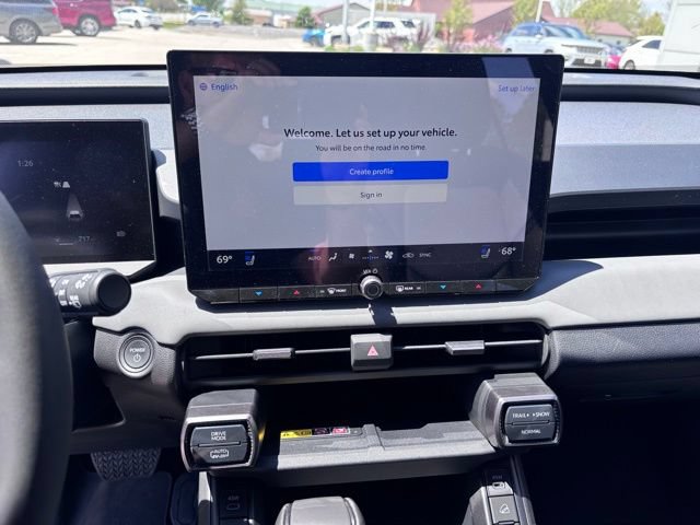 Used 2026 Toyota RAV4 XSE AWD/4WD image 17