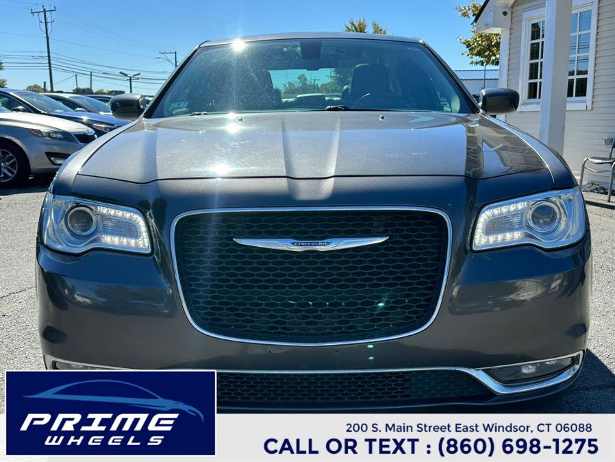 Used 2017 Chrysler 300 Limited w/ Value Package image 2