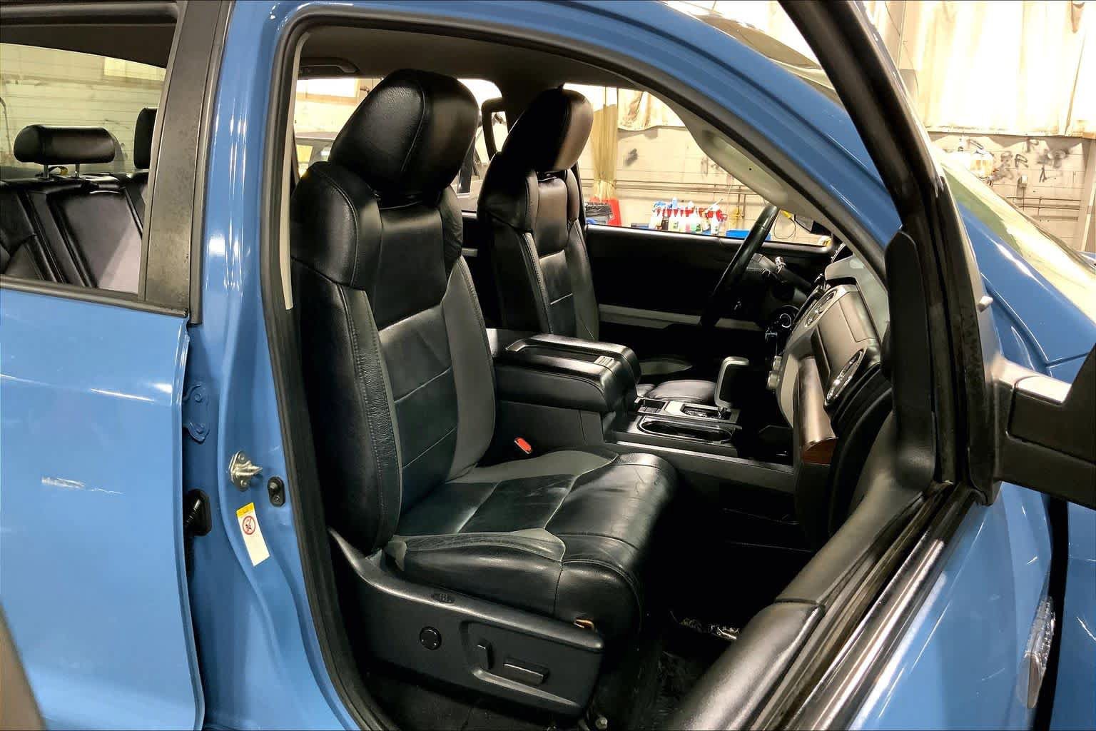Used 2019 Toyota Tundra Limited w/ Limited Premium Package AWD/4WD image 9