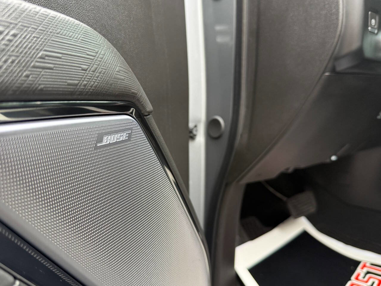 Used 2024 GMC Sierra 2500 AT4X w/ AT4X AEV Edition image 23