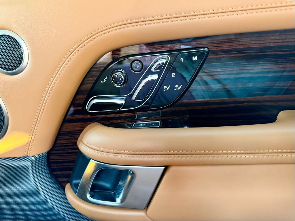 Used 2018 Land Rover Range Rover Autobiography image 27