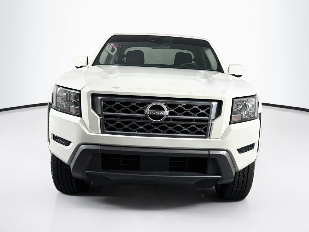 Used 2022 Nissan Frontier SV RWD image 2