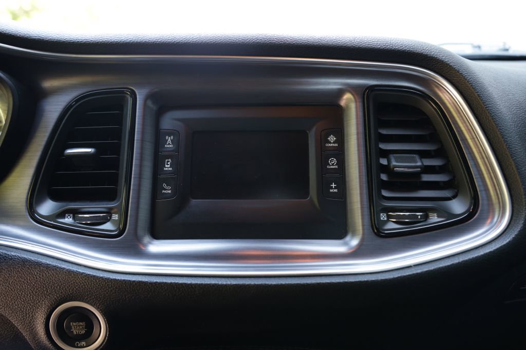 Used 2017 Dodge Challenger SXT image 21