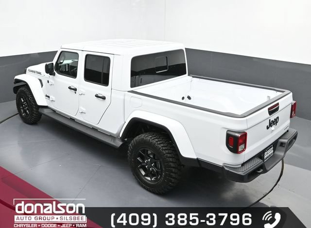 Used 2025 Jeep Gladiator Sport AWD/4WD image 18