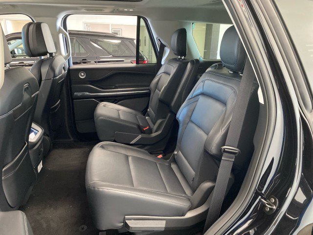 New 2027 Lincoln Navigator Reserve AWD/4WD image 12