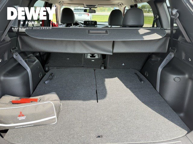 Used 2023 Mitsubishi Outlander SE Black Edition AWD/4WD image 32