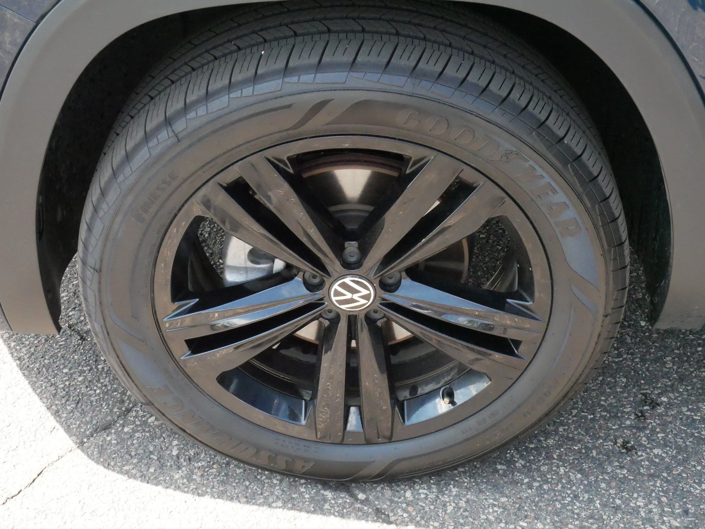 Certified 2023 Volkswagen Atlas Cross Sport SEL Premium R-Line AWD/4WD image 15