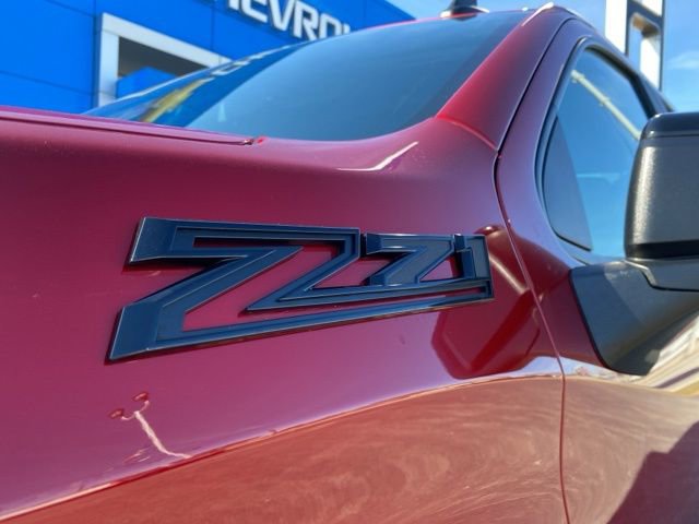 Used 2025 Chevrolet Silverado 1500 LT Trail Boss w/ Dark Appearance Package image 14