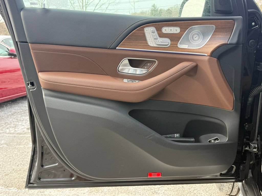 New 2025 Mercedes-Benz GLS 450 4MATIC image 14