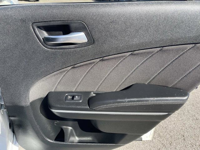 Used 2022 Dodge Charger SXT RWD image 21