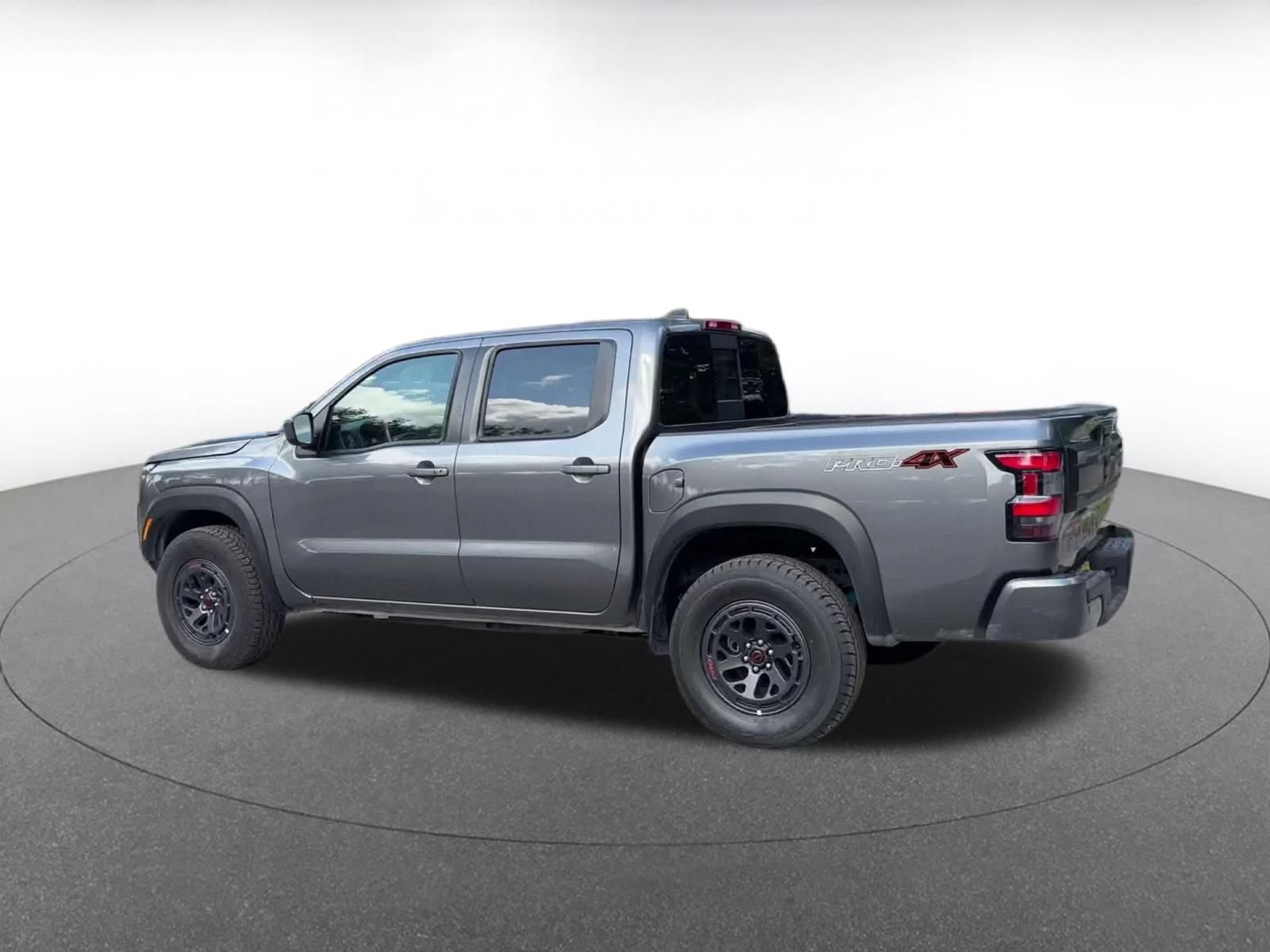 Used 2026 Nissan Frontier PRO-4X AWD/4WD image 10