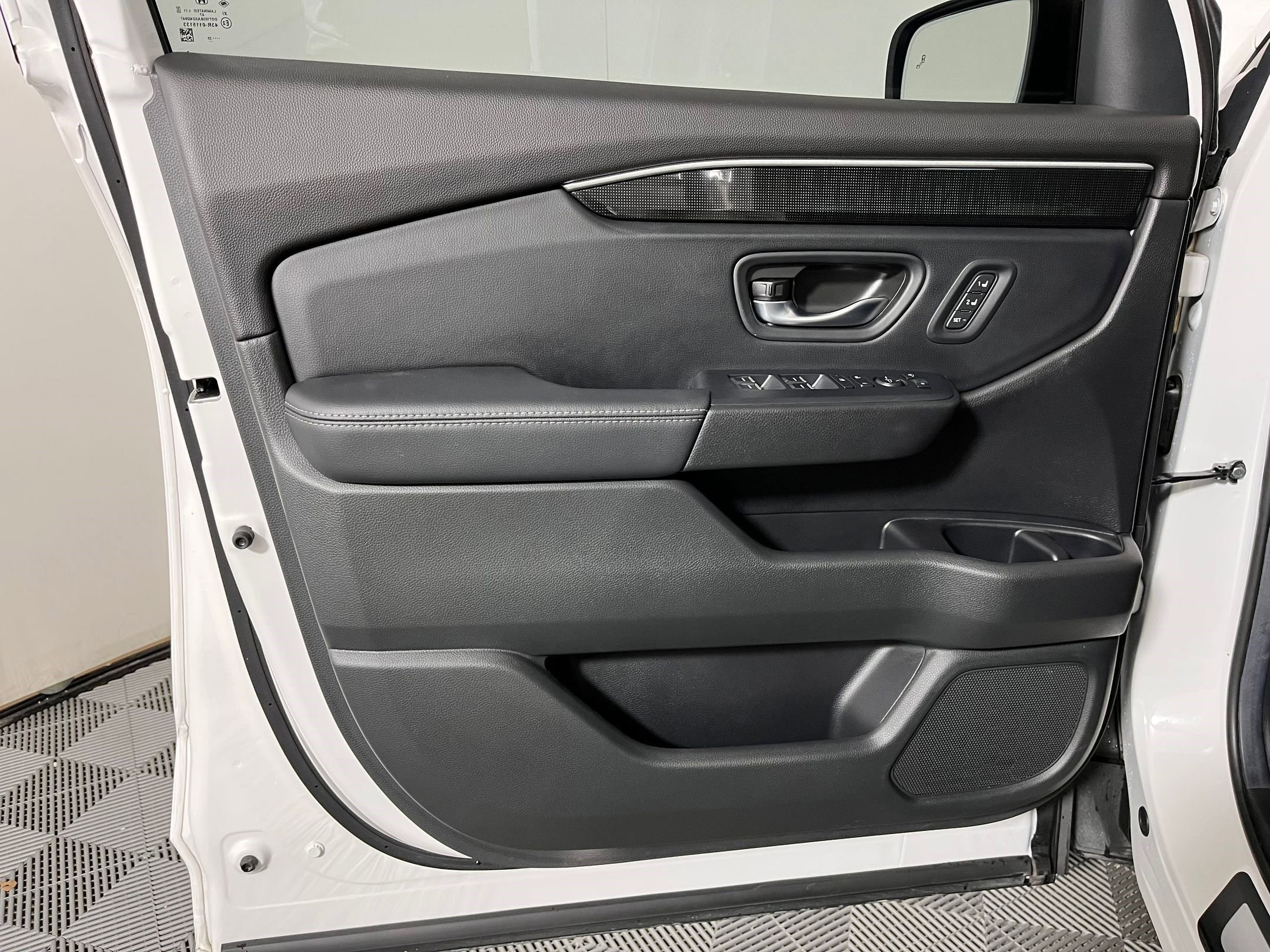 Certified 2025 Honda Pilot Elite image 17