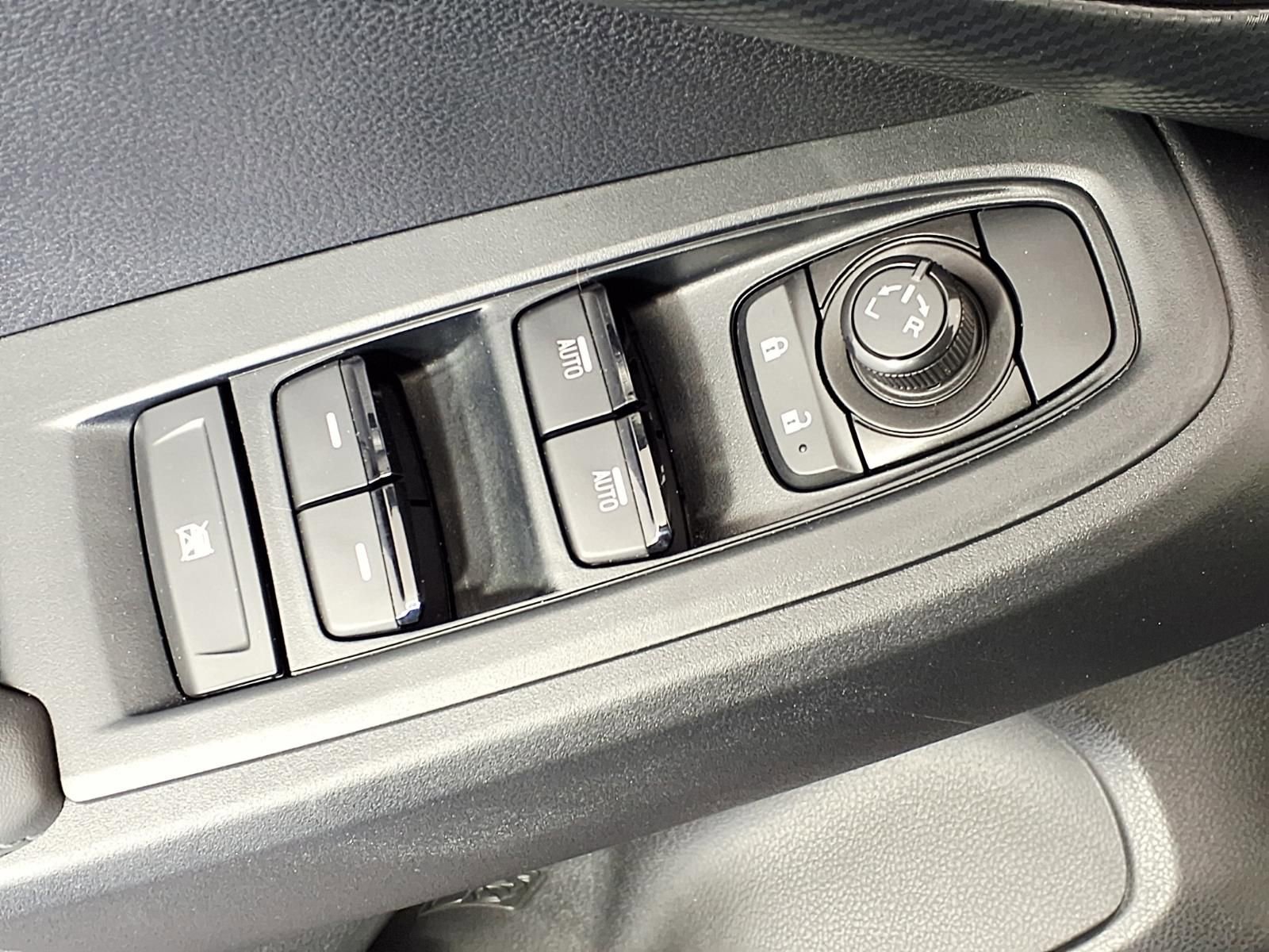 Used 2025 Subaru Crosstrek 2.0i Premium image 14