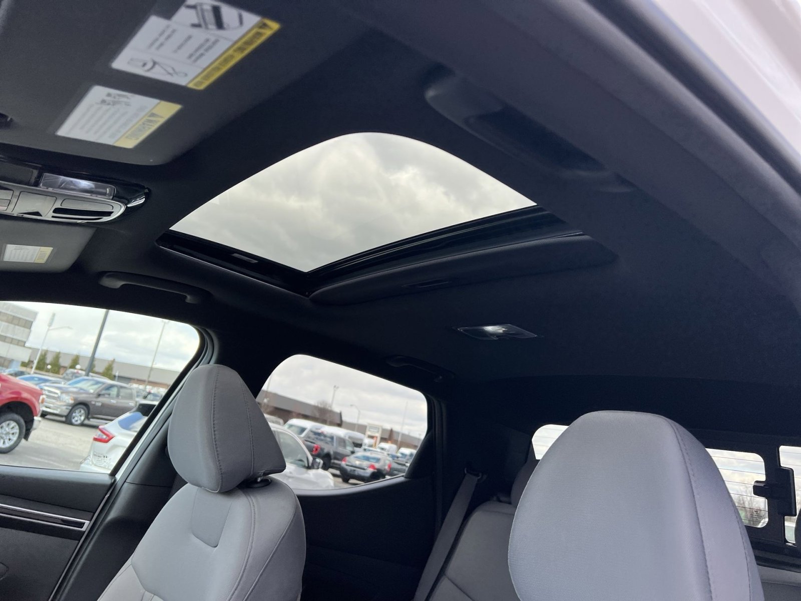 Used 2023 Hyundai Santa Cruz SEL Premium image 24