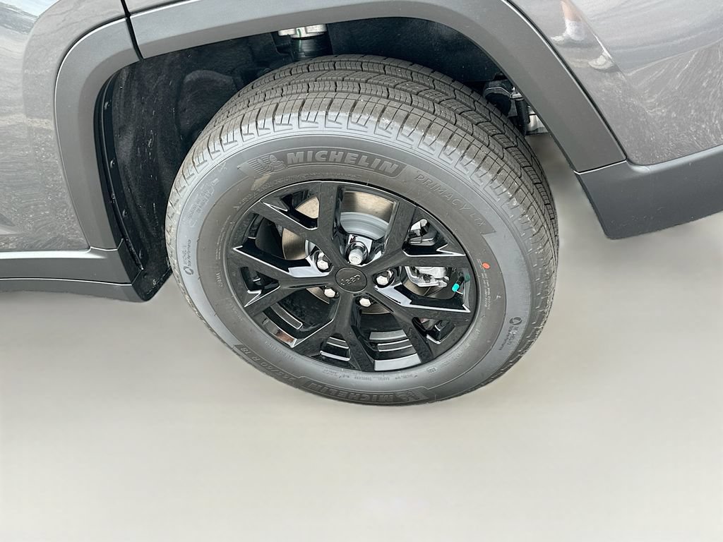 New 2026 Jeep Grand Cherokee Altitude AWD/4WD image 40