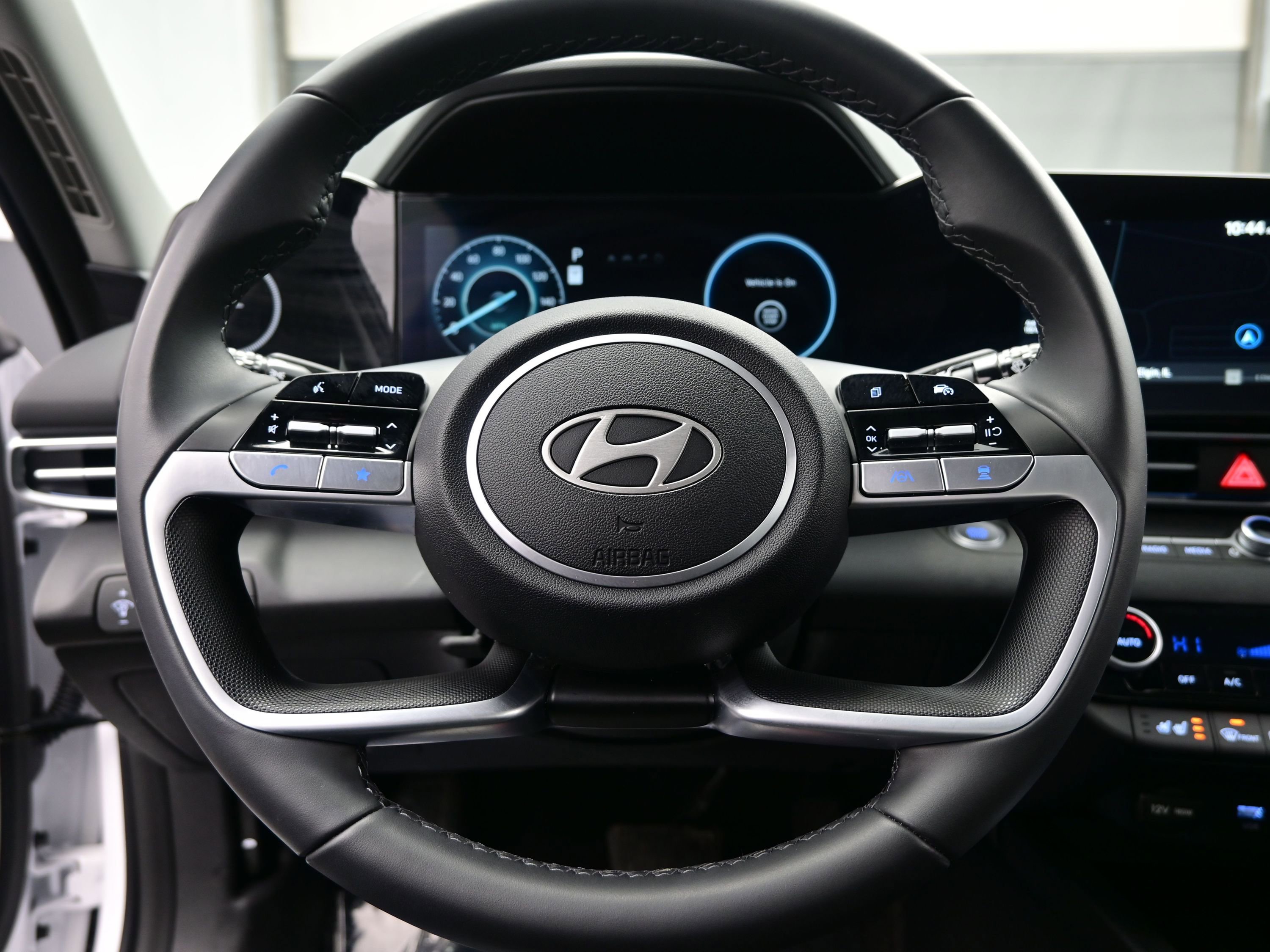 Certified 2025 Hyundai Elantra Limited image 24