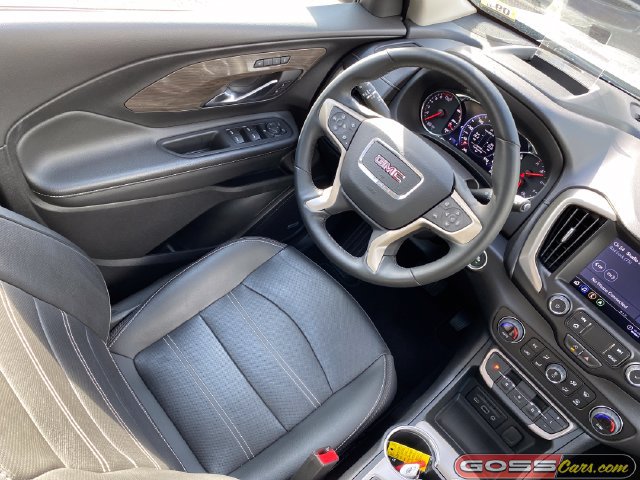 Used 2024 GMC Terrain Denali w/ Denali Premium Package AWD/4WD image 21