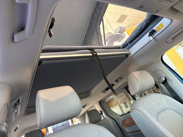 Used 2025 Volkswagen ID. Buzz 1st Edition image 19