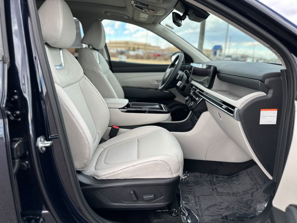 New 2025 Hyundai Tucson Limited image 22