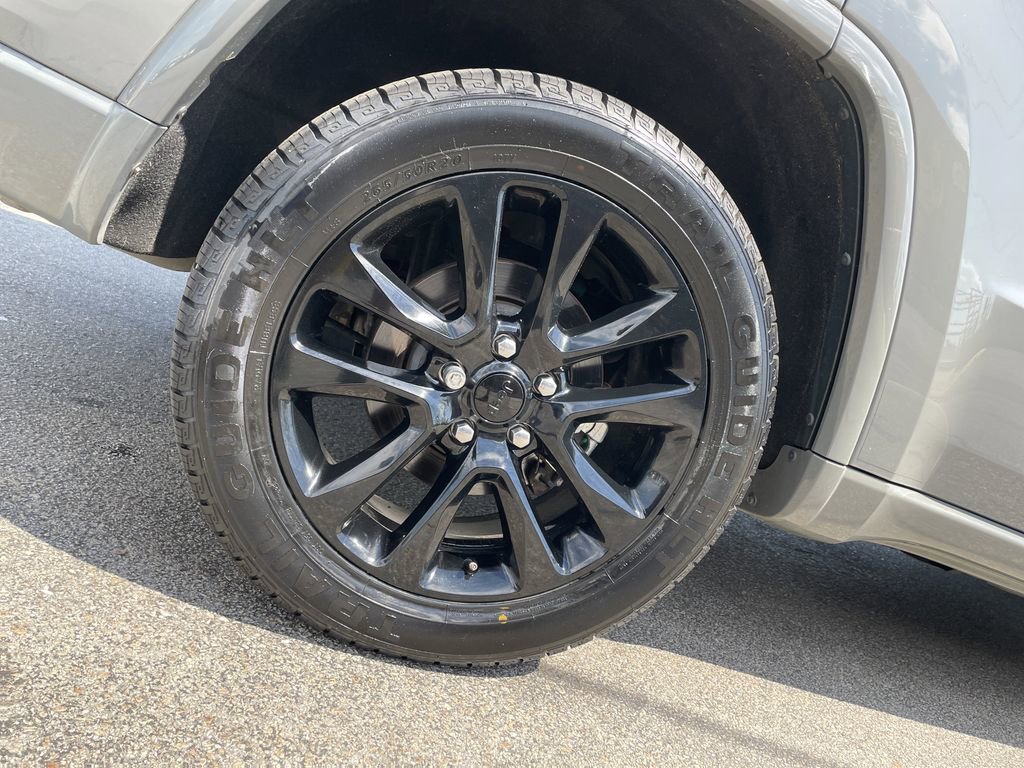 Certified 2022 Jeep Grand Cherokee Laredo X AWD/4WD image 12