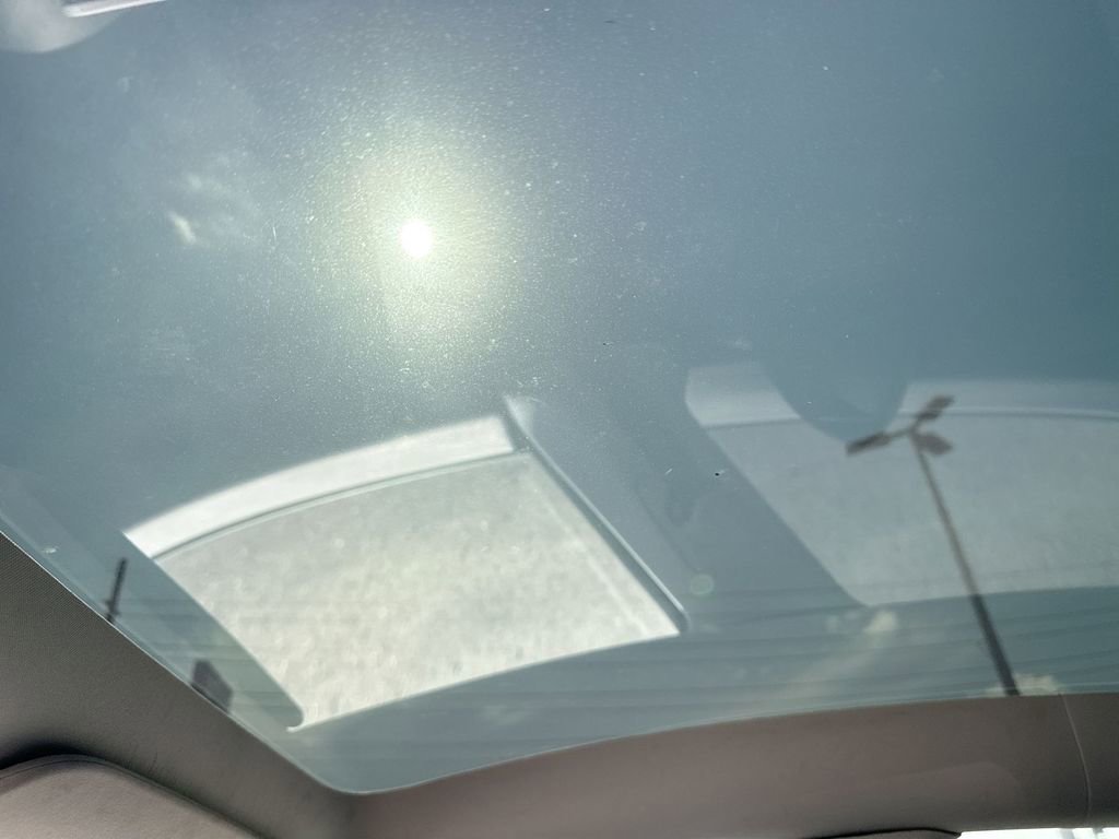 Used 2022 Tesla Model Y Performance image 22