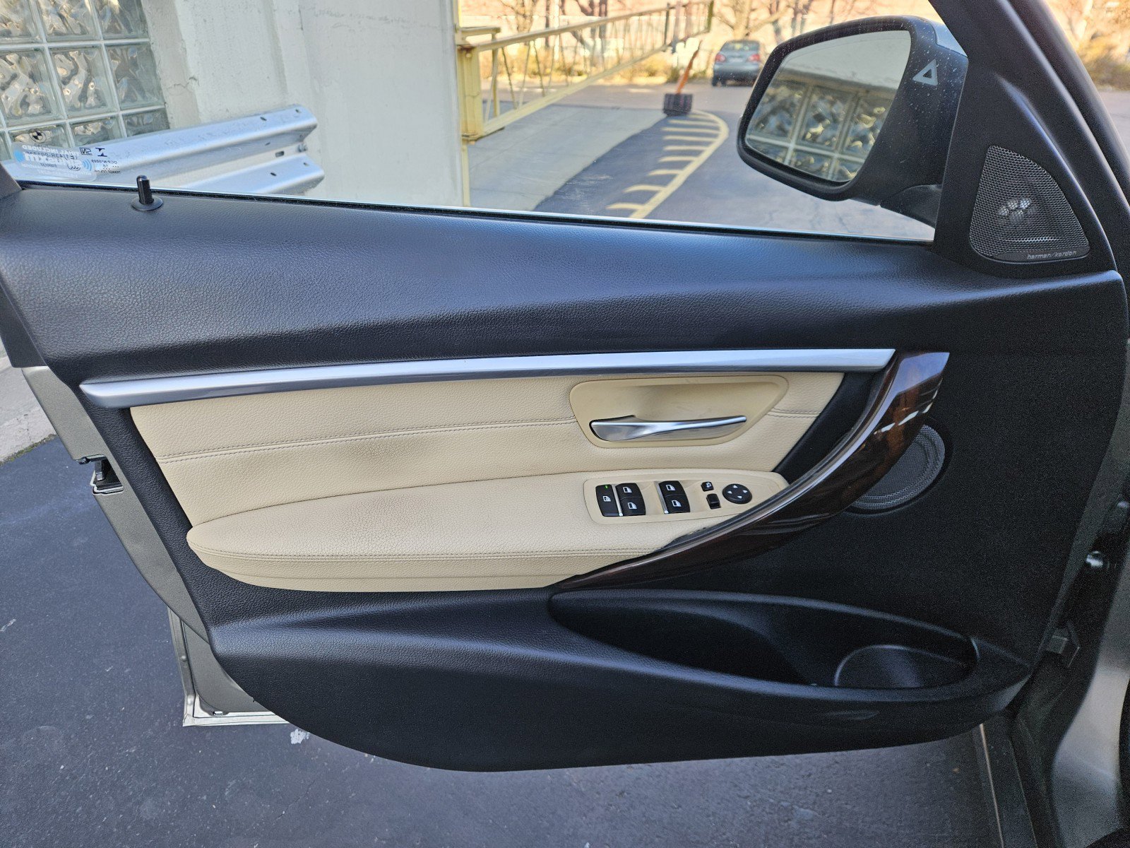 Used 2018 BMW 330i xDrive Sedan w/ Premium Package AWD/4WD image 24