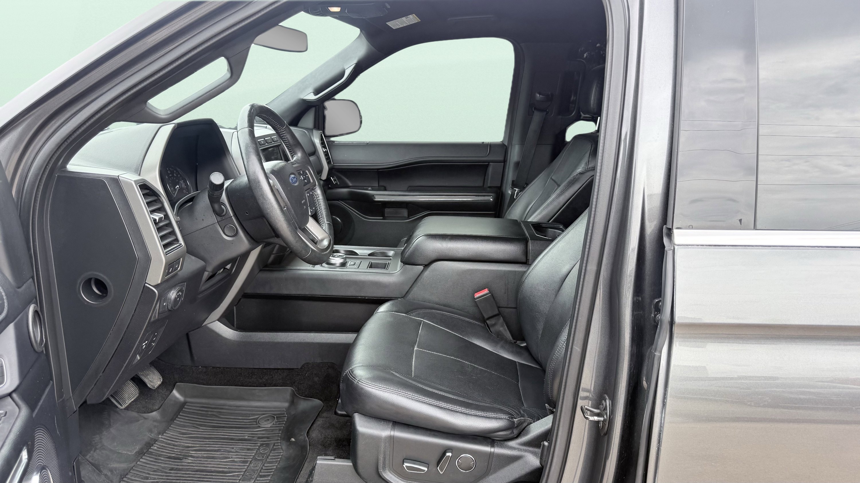 Used 2018 Ford Expedition Max XLT w/ Equipment Group 202A RWD image 25