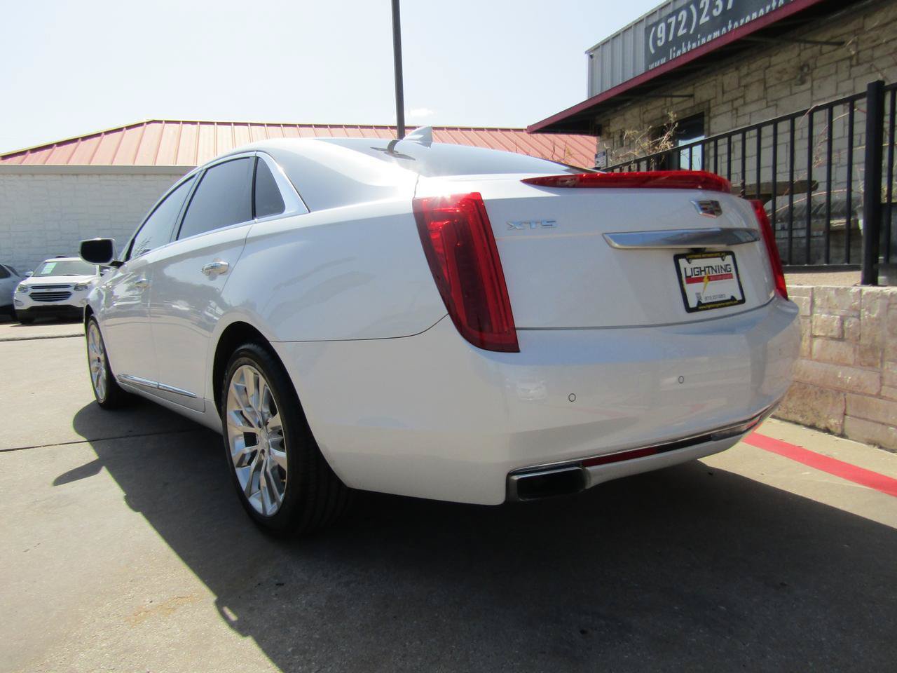 Used 2016 Cadillac XTS Premium FWD image 3