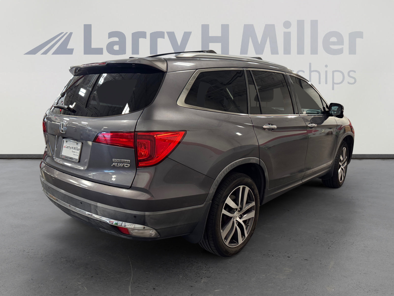Used 2018 Honda Pilot Touring image 5