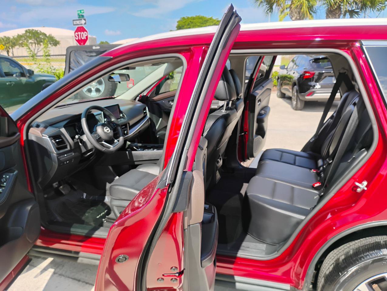 Used 2023 Nissan Rogue SV w/ SV Premium B Package FWD image 27