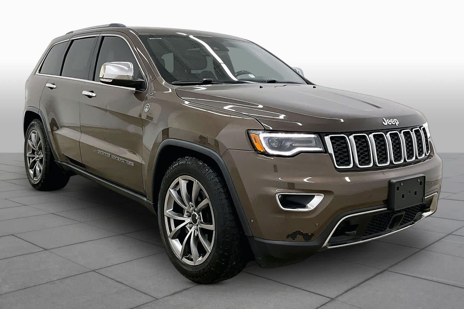 Used 2018 Jeep Grand Cherokee Limited w/ Luxury Group II AWD/4WD image 3