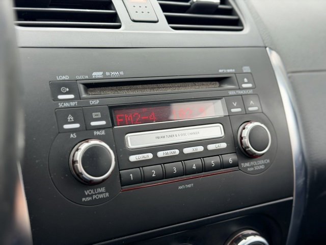 Used 2009 Suzuki SX4 AWD Hatchback w/ Touring Pkg image 10