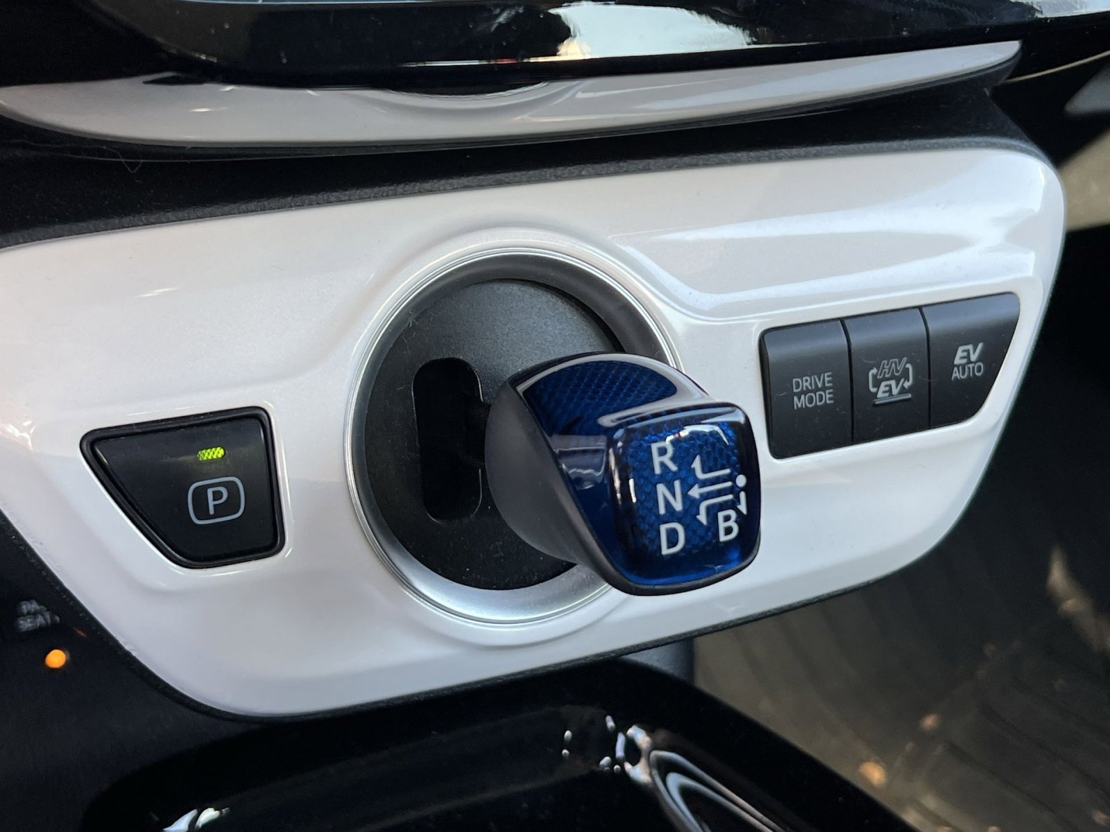 Used 2019 Toyota Prius Prime Plus image 21