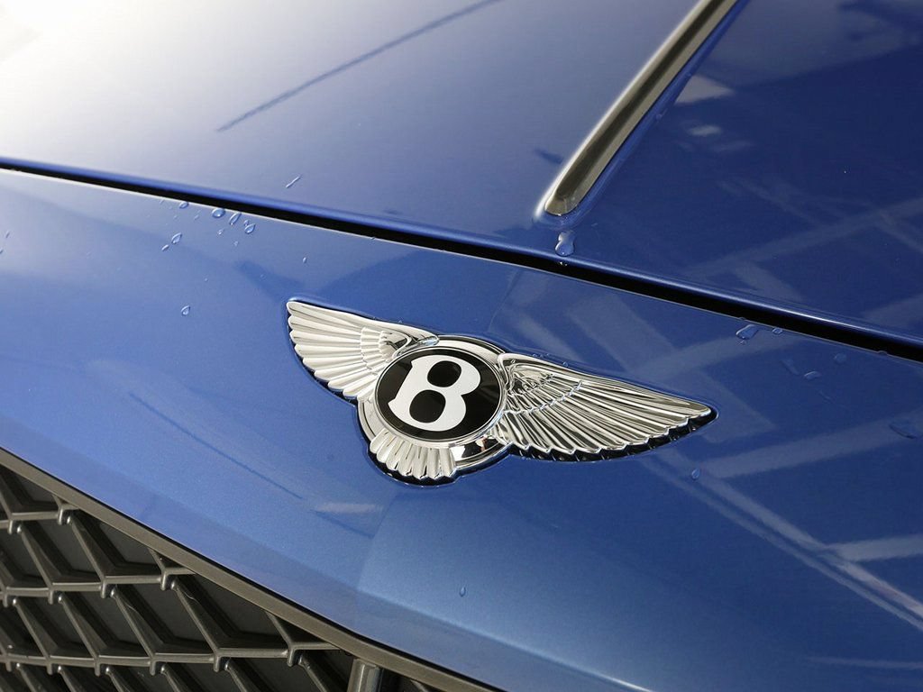 Certified 2025 Bentley Flying Spur Plug-In Hybrid w/ First Edition Specification AWD/4WD image 8