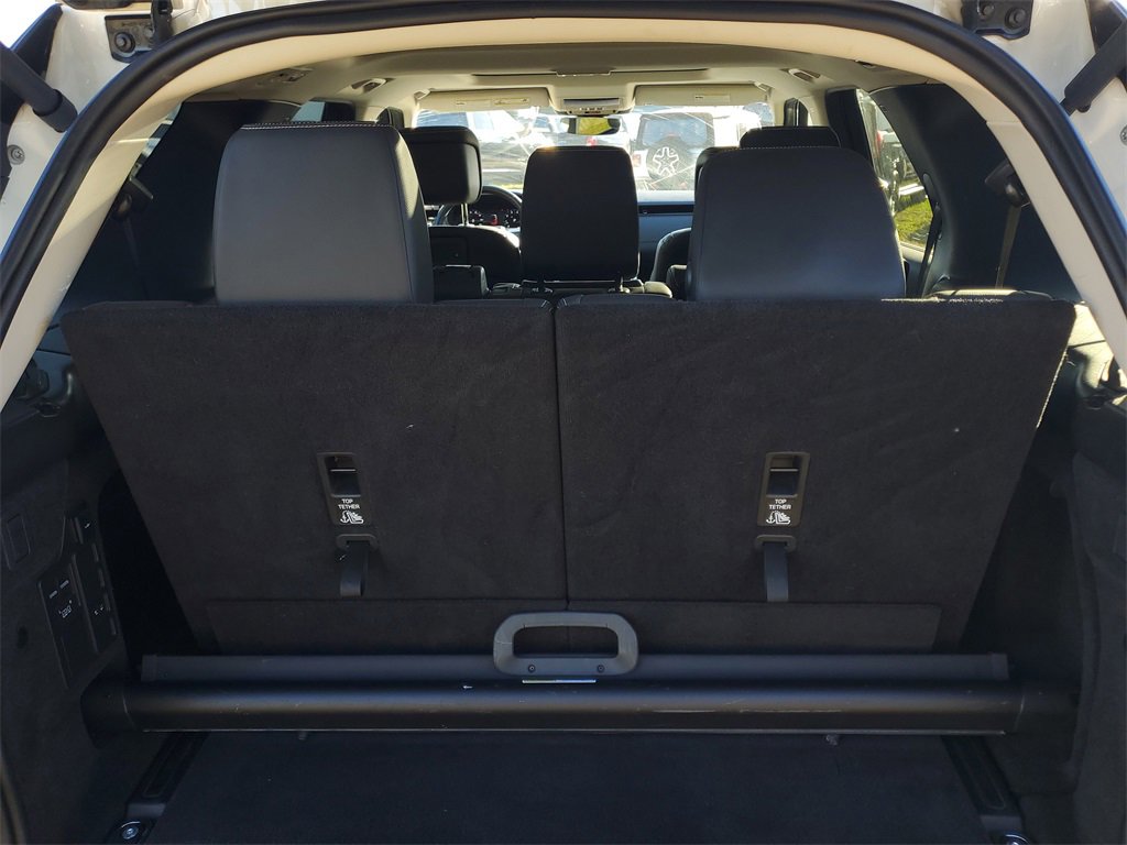 Used 2024 Land Rover Discovery S image 9