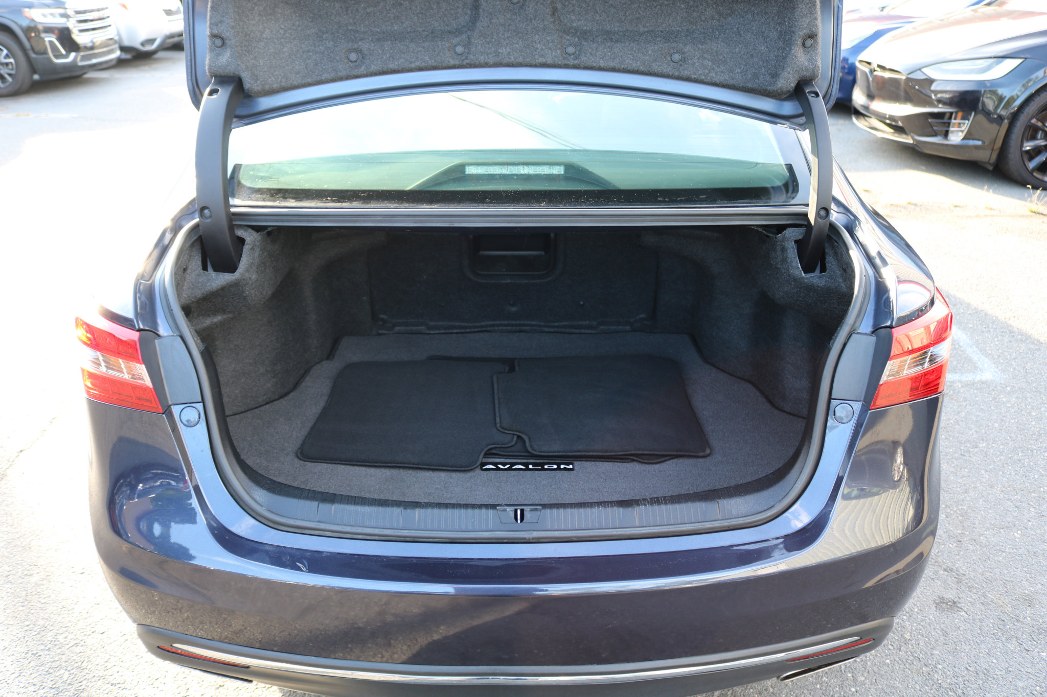 Used 2016 Toyota Avalon XLE Premium image 38