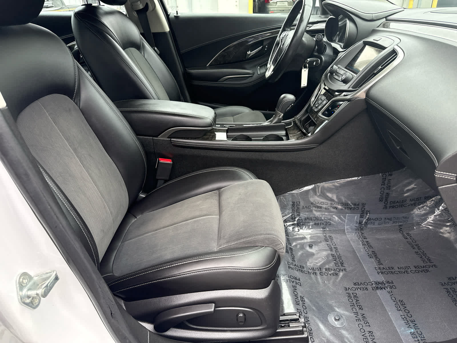 Used 2014 Buick LaCrosse FWD image 12