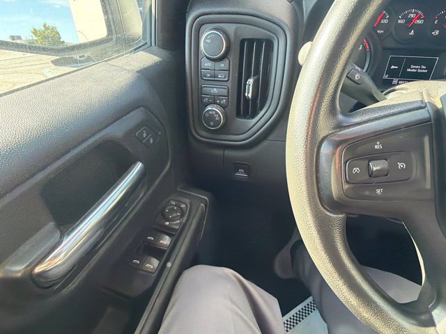 Used 2019 Chevrolet Silverado 1500 Custom w/ Custom Convenience Package AWD/4WD image 18