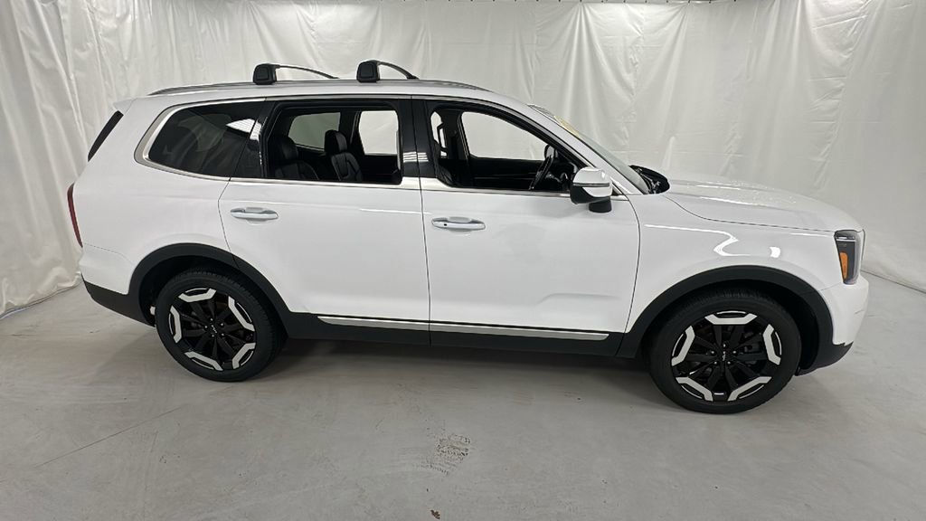 Used 2025 Kia Telluride S AWD/4WD image 2