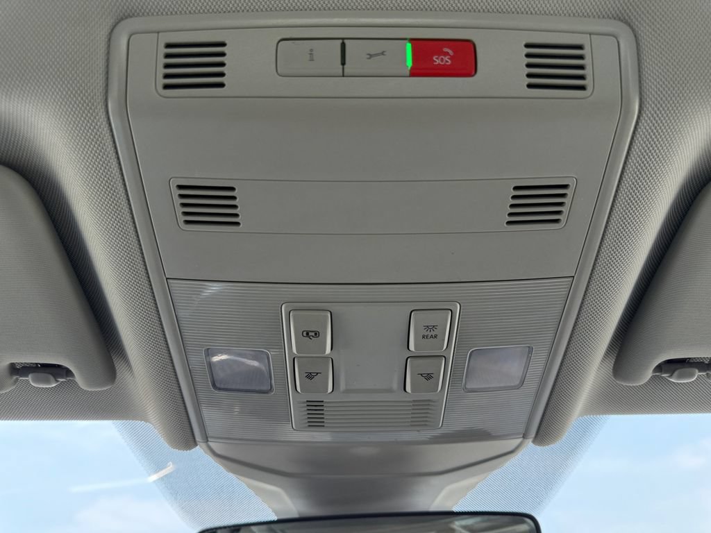 Used 2024 Volkswagen Jetta SE FWD image 18