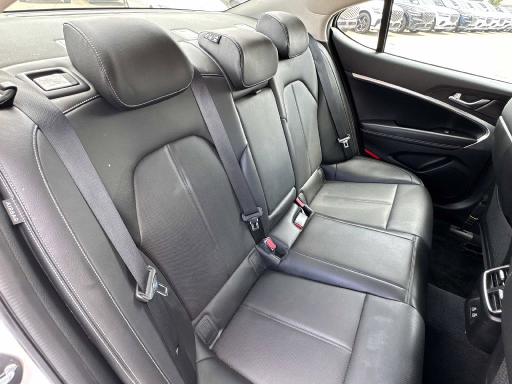 Used 2025 Genesis G70 2.5T RWD image 12