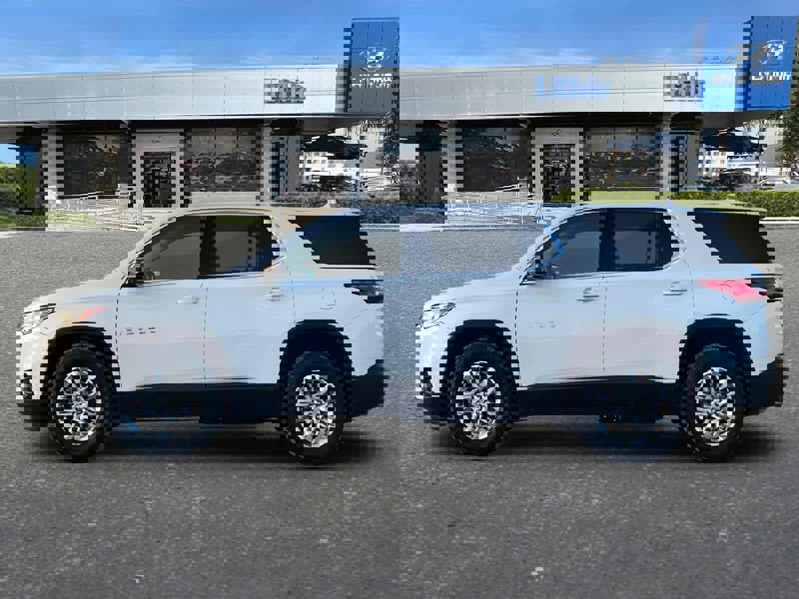 Used 2018 Chevrolet Traverse LS image 5