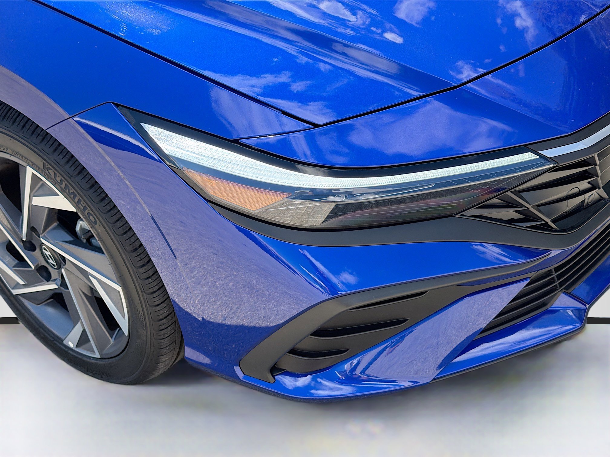 Certified 2025 Hyundai Elantra Sport image 31