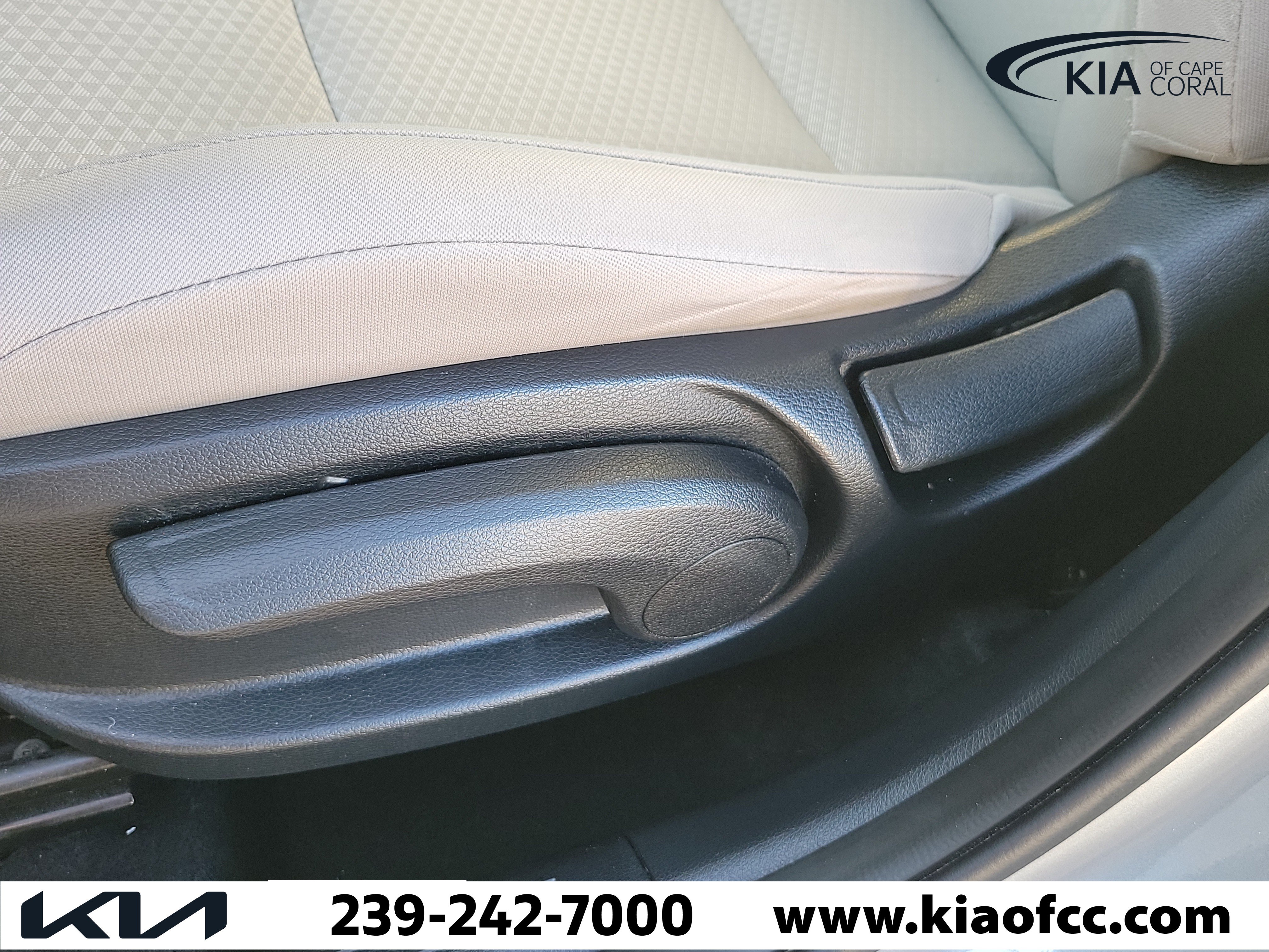 Certified 2024 Kia Soul LX FWD image 22