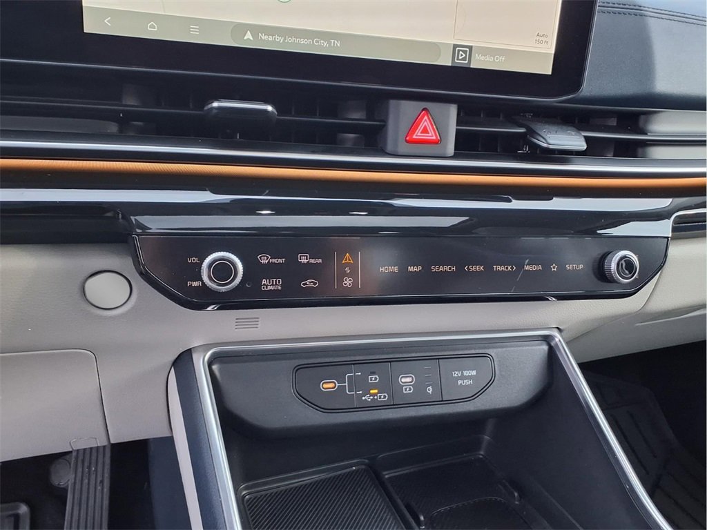 Used 2025 Kia Carnival SX Prestige image 23