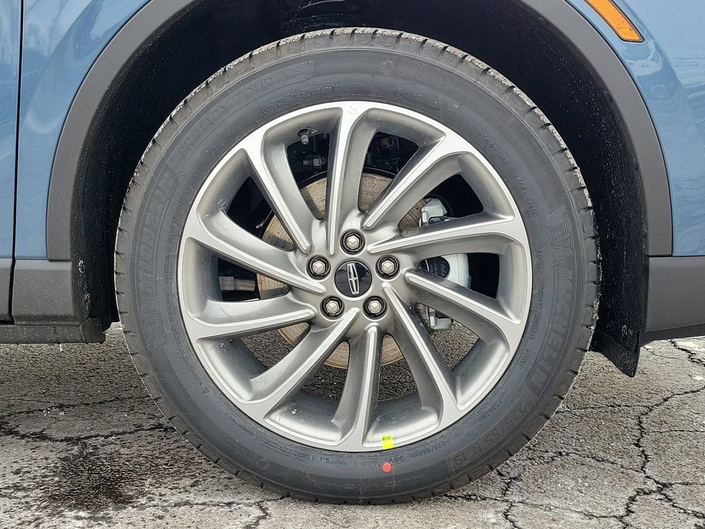 New 2026 Lincoln Corsair Premiere image 9