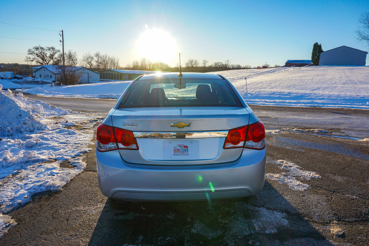 Used 2014 Chevrolet Cruze LS image 4