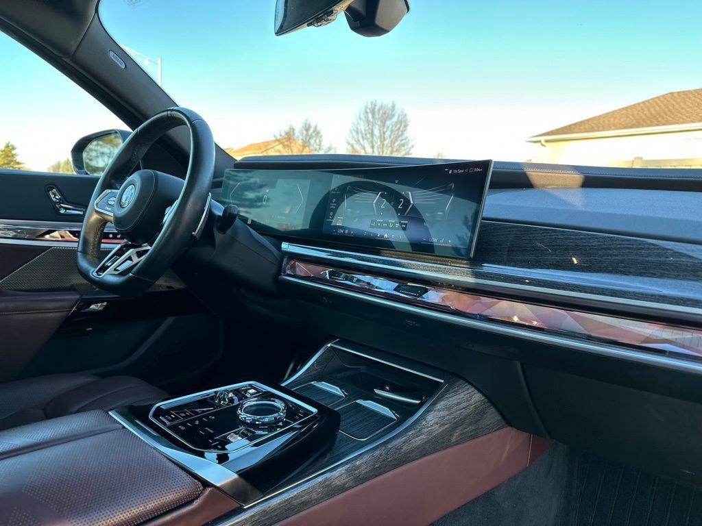 Certified 2023 BMW 760i xDrive image 31