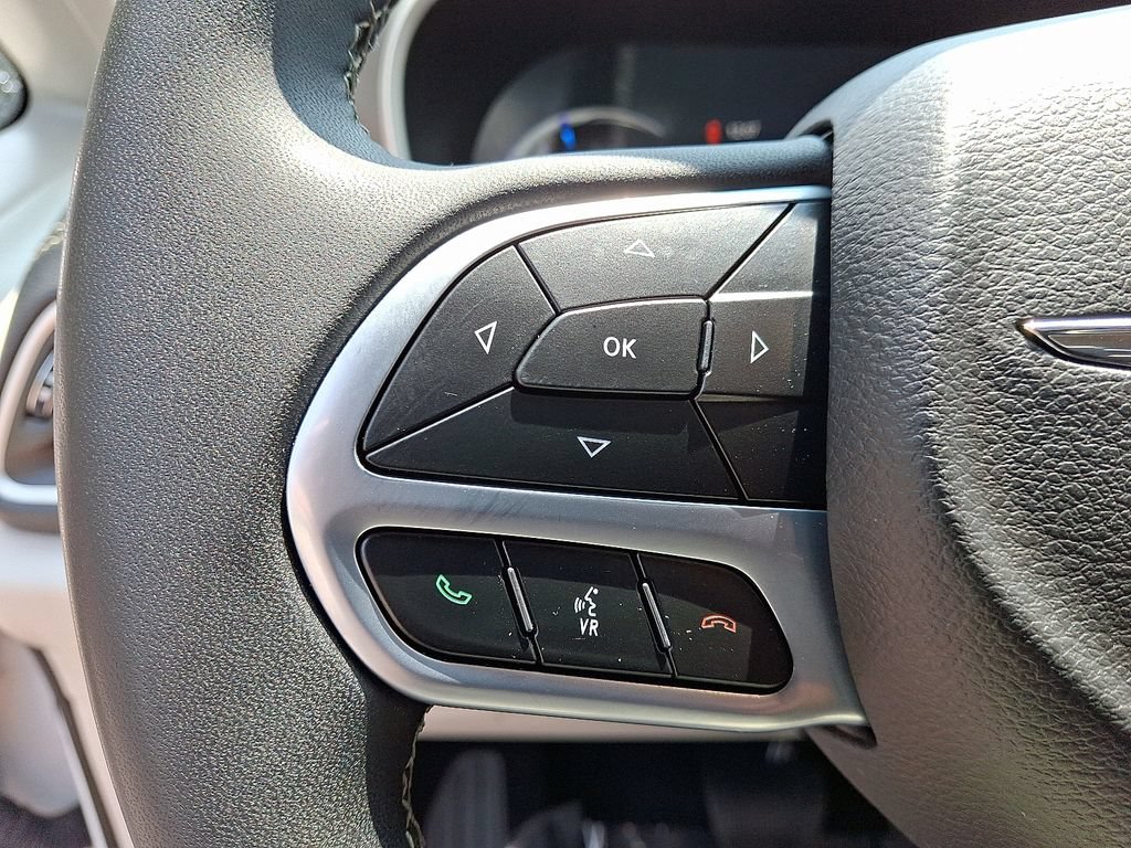Certified 2022 Chrysler Pacifica Touring-L FWD image 21